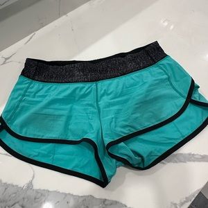 GUC Lululemon Speed Shorts - Blue Tropic/Black size 8